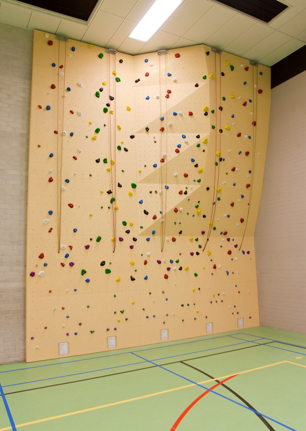 Hybrid climbing wall Bemmel 1